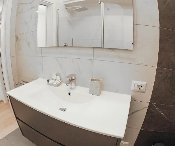 Bubi House Porta Romana Daire *